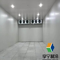 掛鉤式冷庫板怎么生產出來的?從原料到成品的工業級揭秘 掛鉤式冷庫板怎么生產出來的?從原料到成品的工業級揭秘